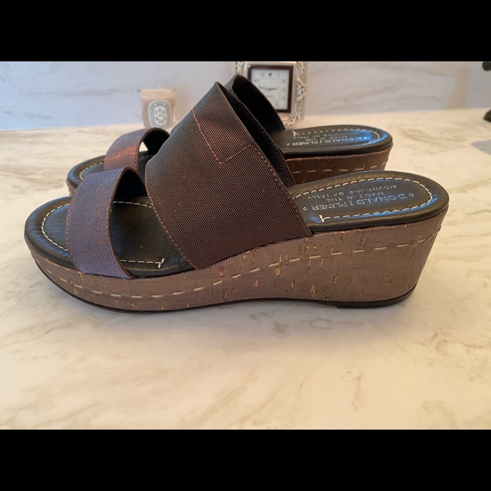 💖 Donald J. Pliner Wedge Sandals Size 8